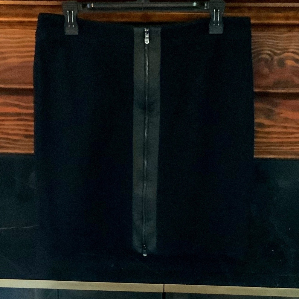 Ann Taylor Black Zipper Skirt